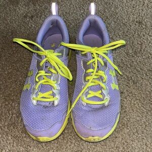 Under Armour Woman’s 8.5 sneakers